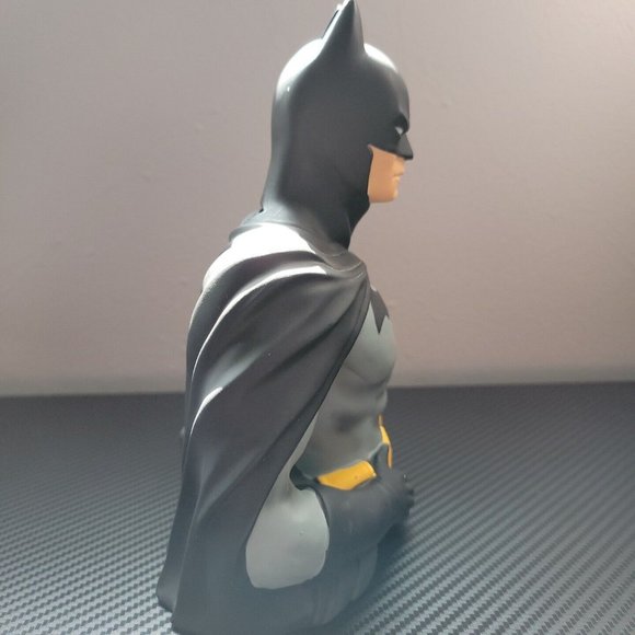 Batman Molded PVC Bust Bank DC Universe 3D Figure Collectible Coin Bank - Picture 2 of 9